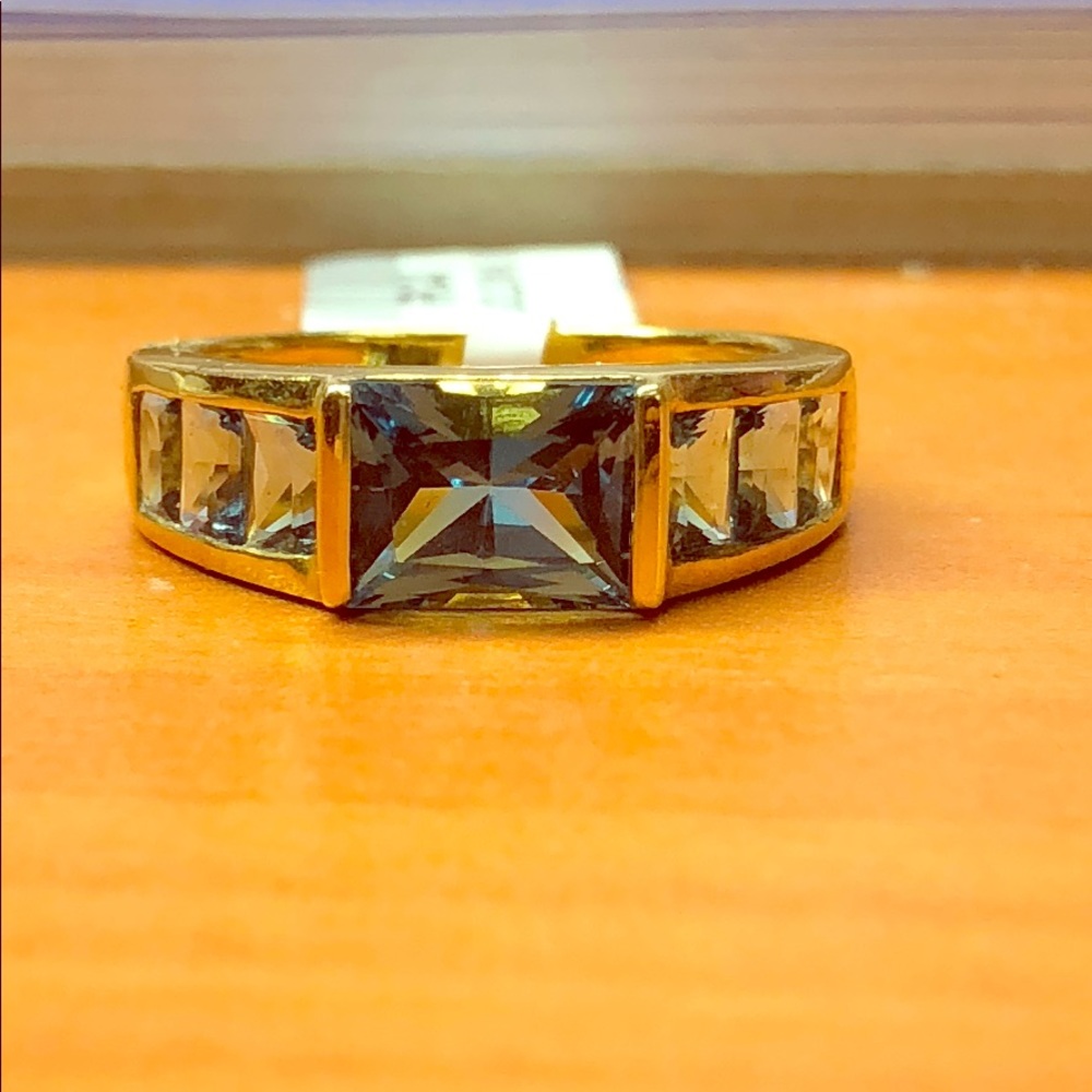 18kt gold ring